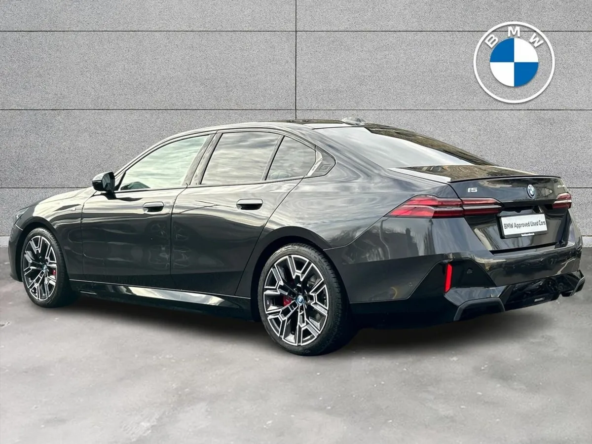 BMW i5 eDrive40 M Sport Pro Saloon - Image 2