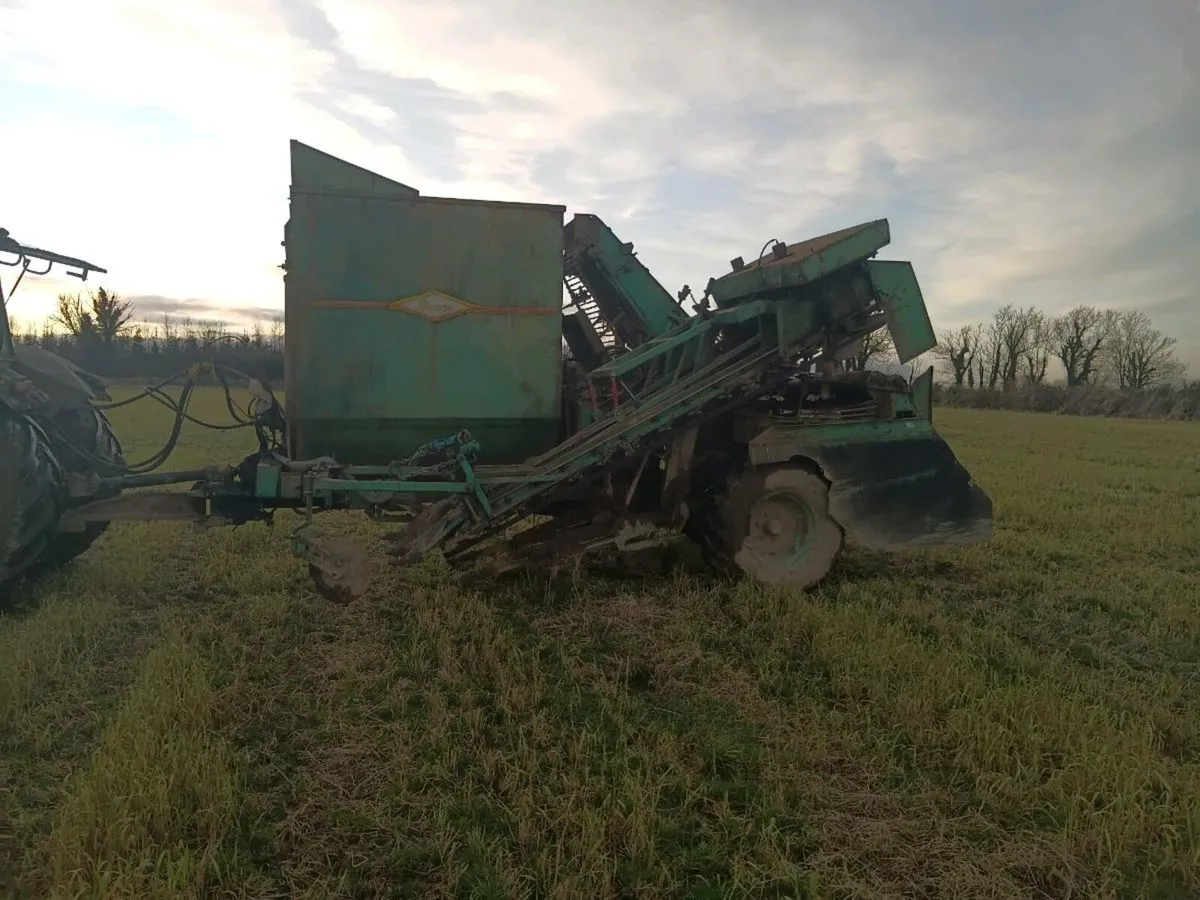 Beet Harvester - Image 1