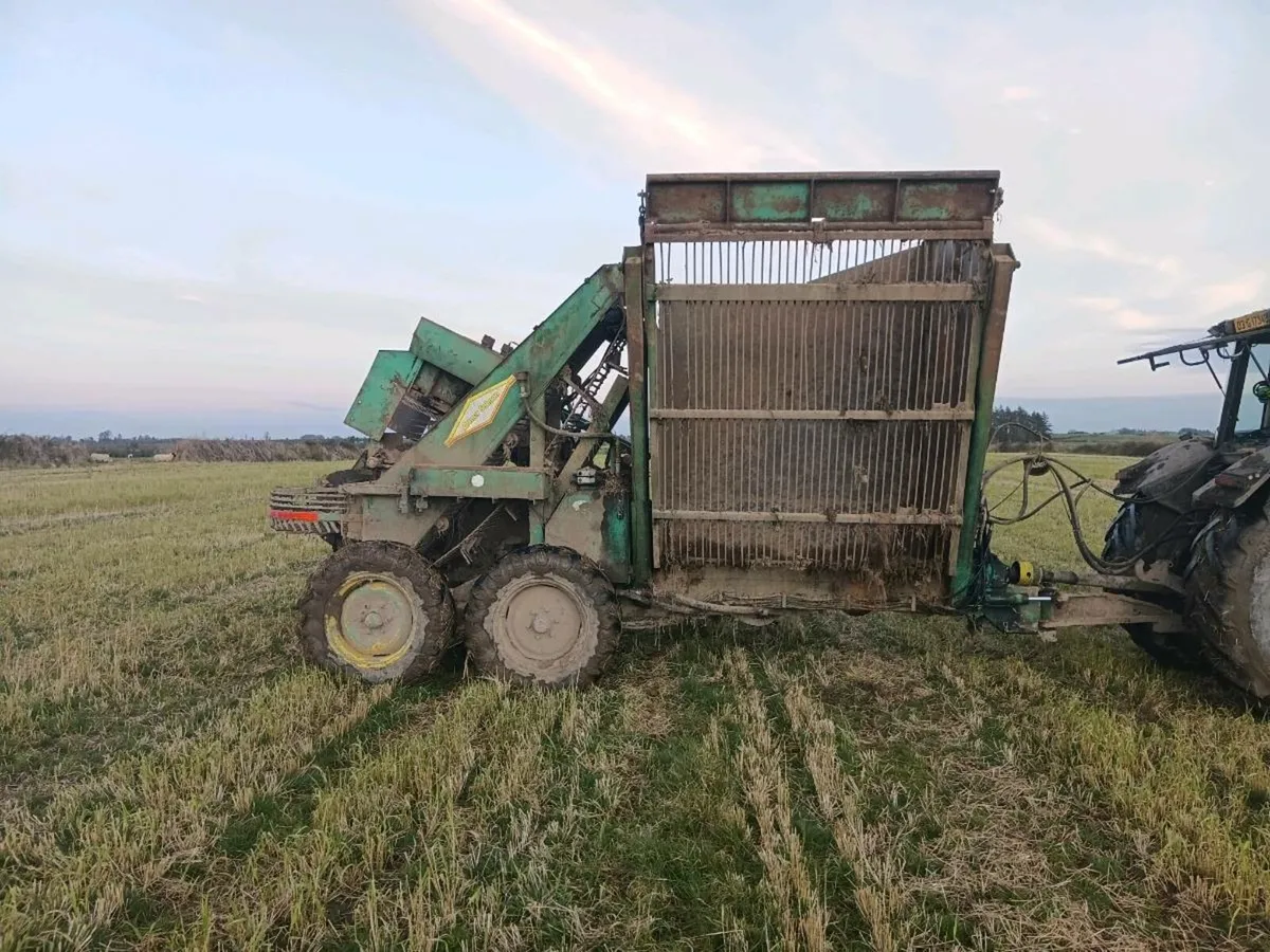 Beet Harvester - Image 3