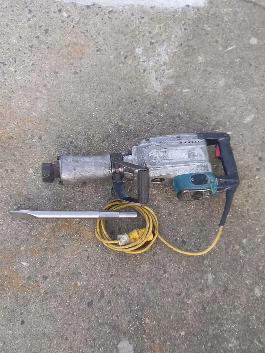Makita Concrete Breaker - Image 2