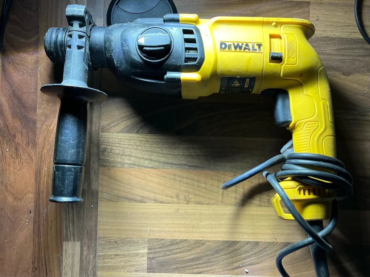 Dewalt SDS Plus drill with chisel function 230v - Image 1