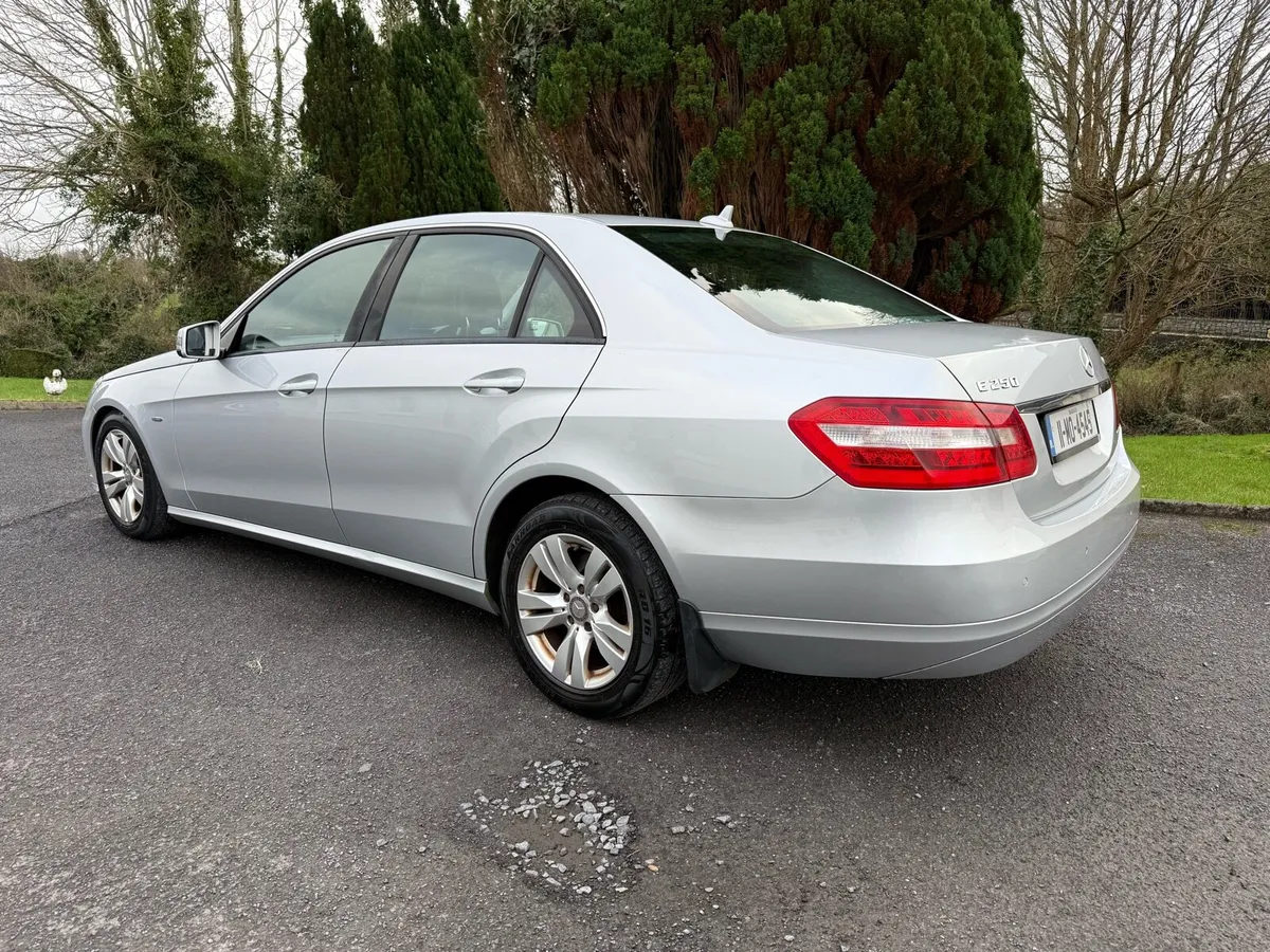 Mercedes Benz E250 Automatic - Image 3