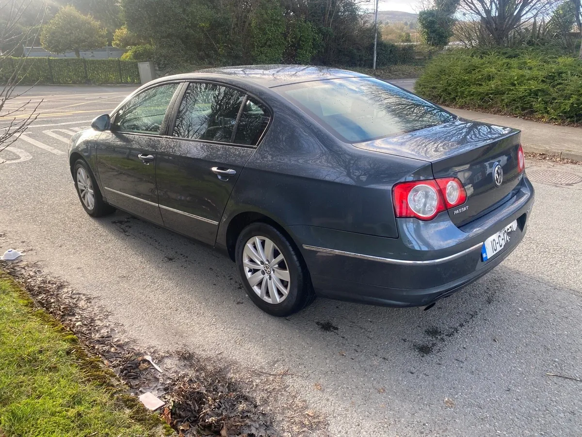 2010 Volkswagen Passat - Image 1