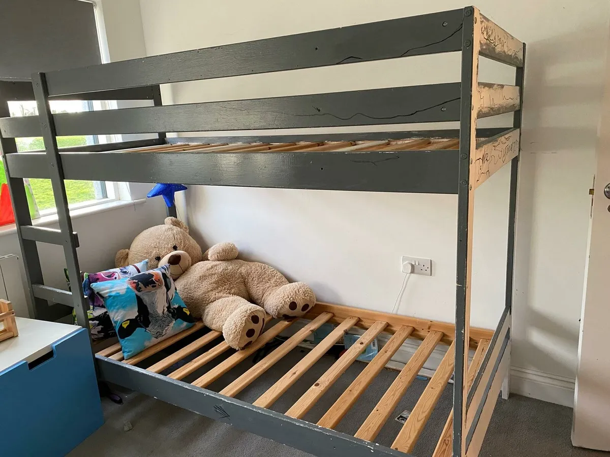 Bunk bed