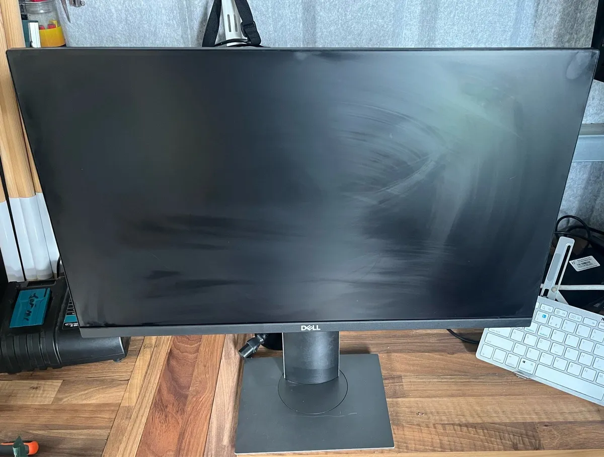 Dell 23" Monitor IPS Full HD - Image 1