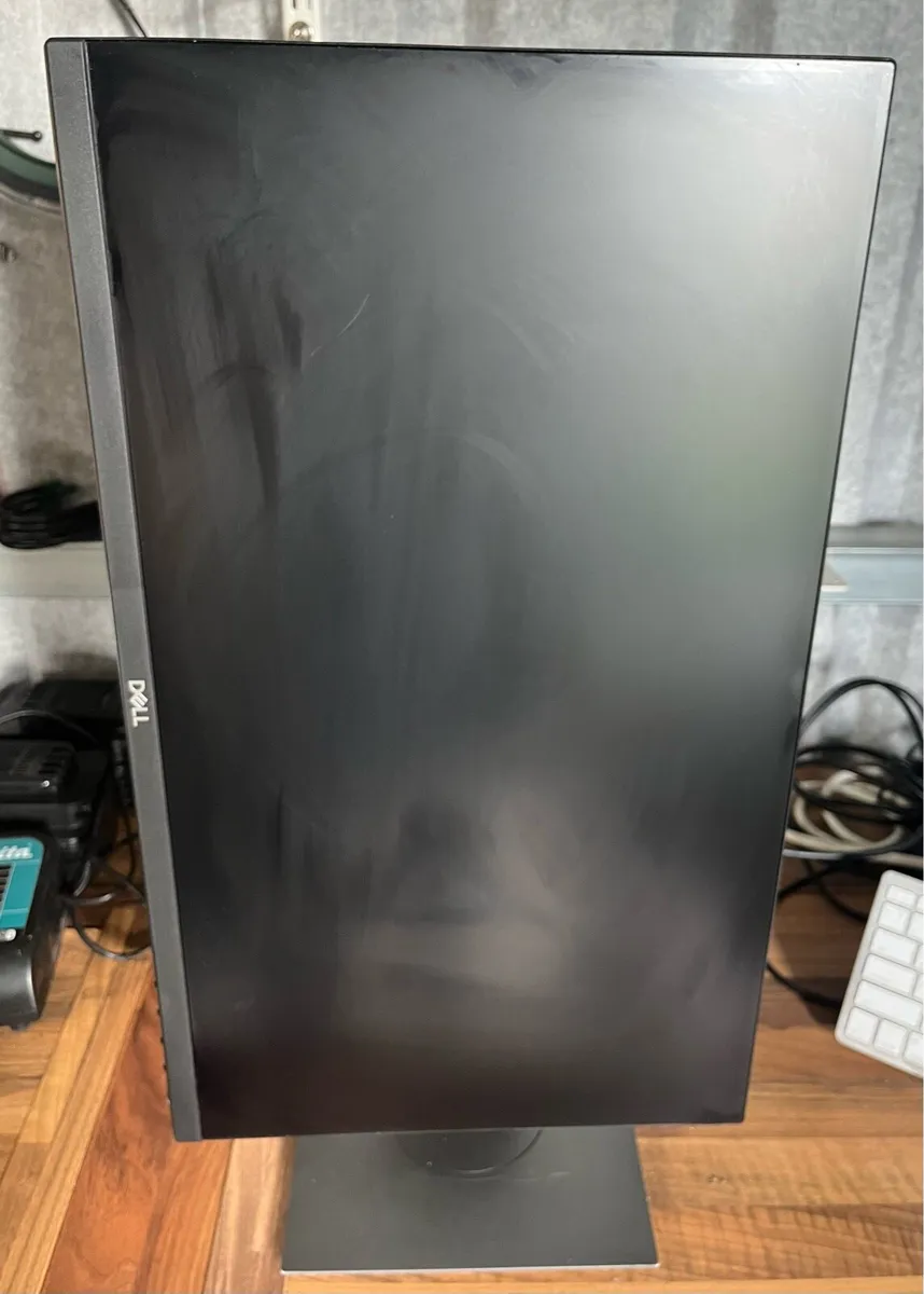 Dell 23" Monitor IPS Full HD - Image 2