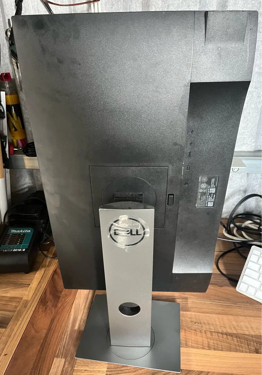 Dell 23" Monitor IPS Full HD - Image 3