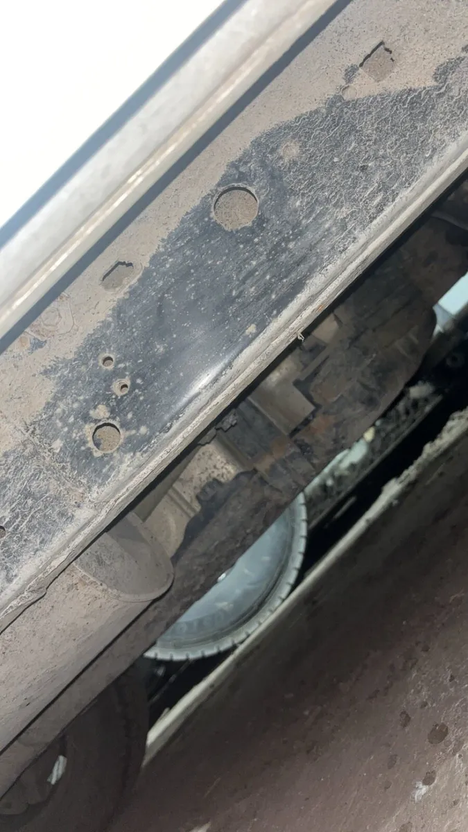 Toyota Land Cruiser - Image 3