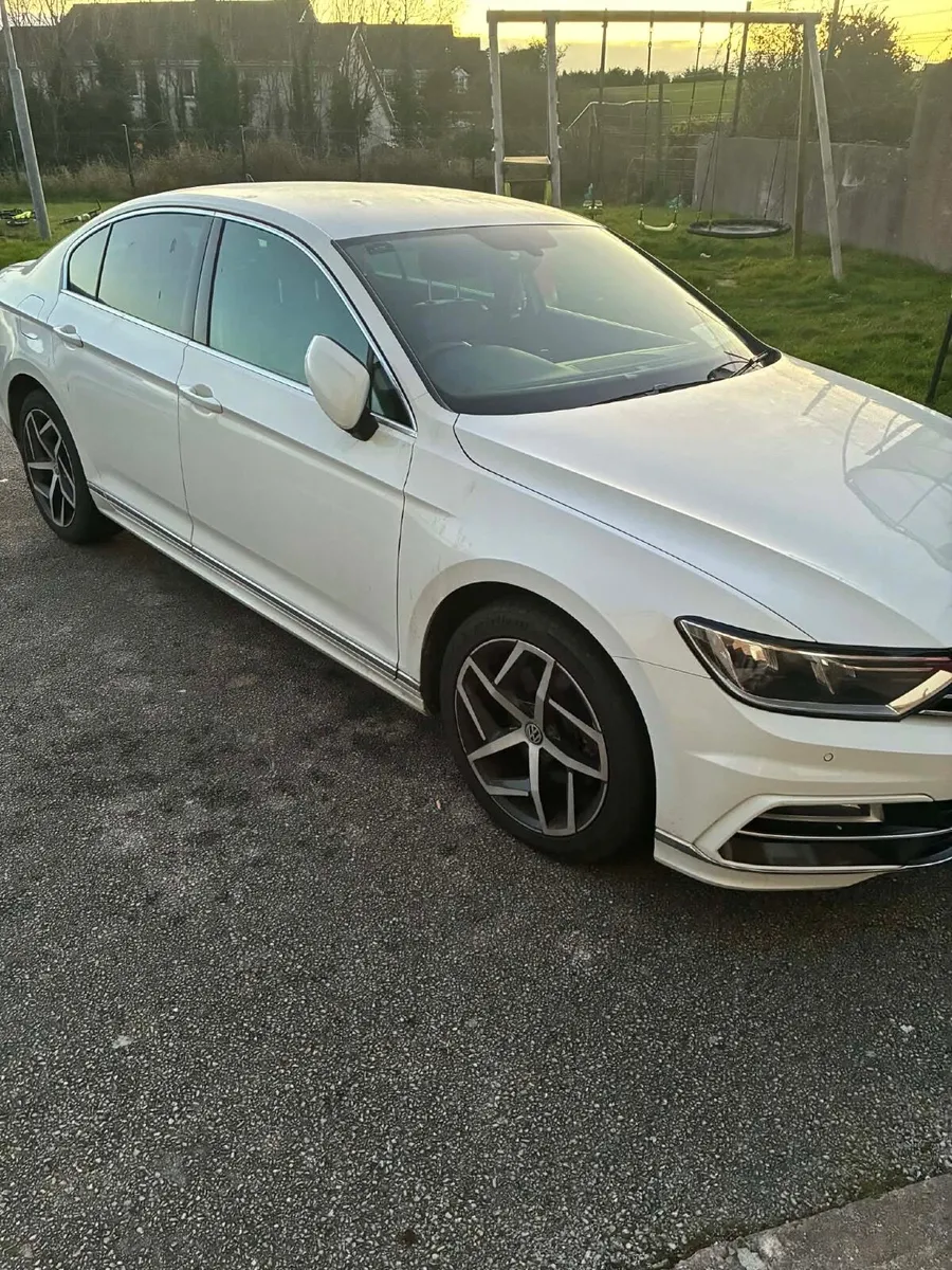 Volkswagen Passat 2016 - Image 3