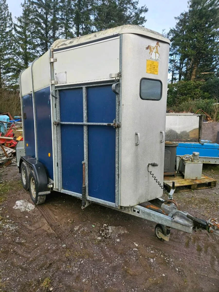 Horse box - Image 2