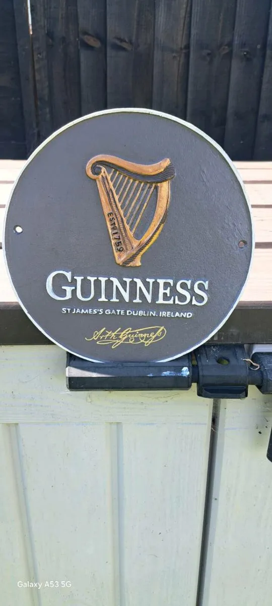 Guinness cast iron  sign - Image 3