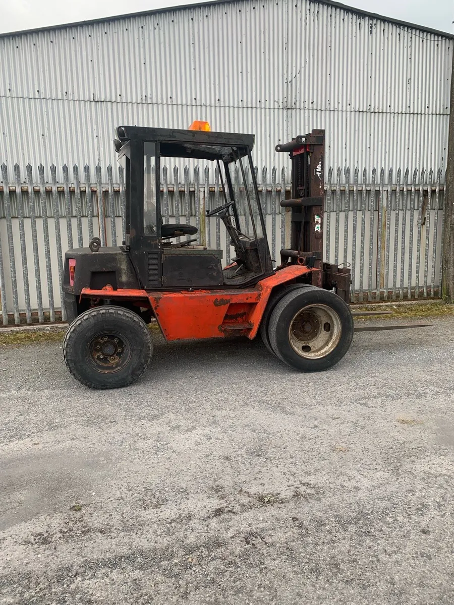 Forklift - Image 4