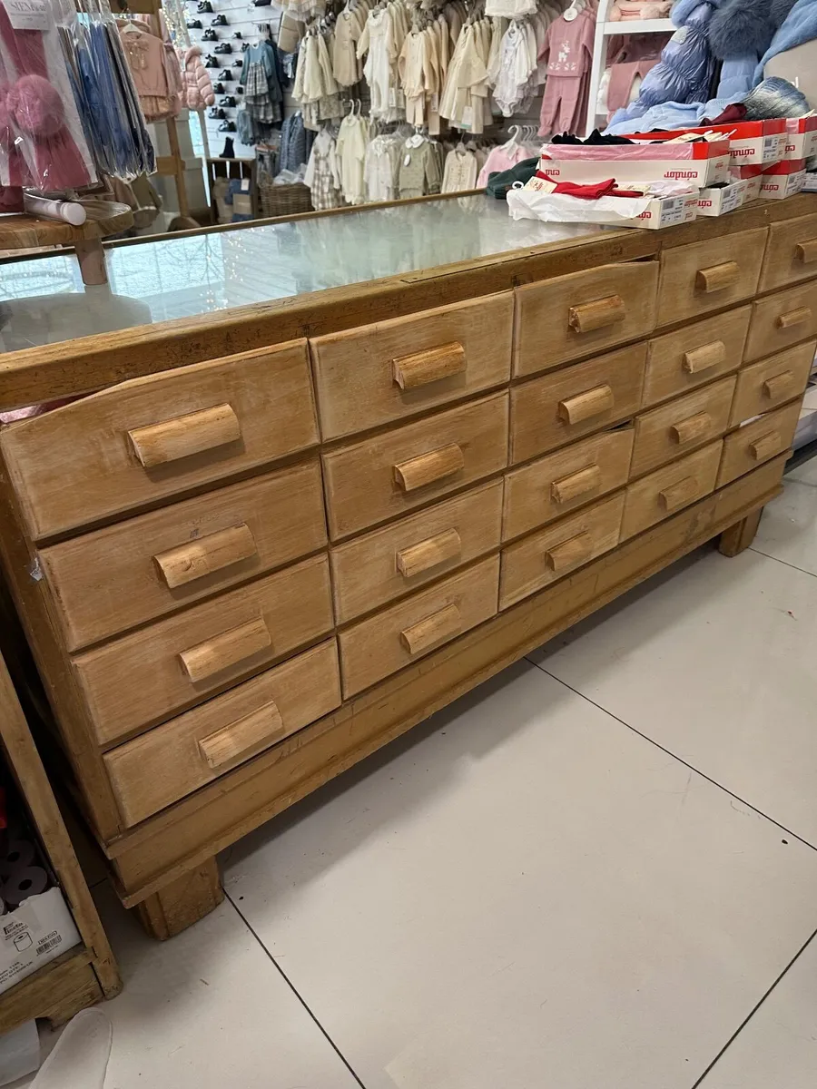 Shop counter - Image 1