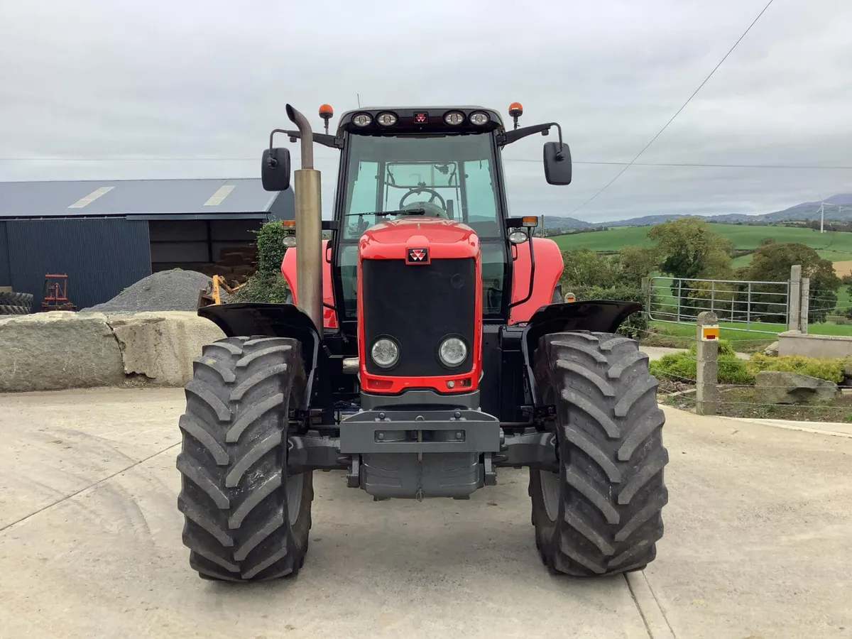 2011 MF 6490 - Image 2