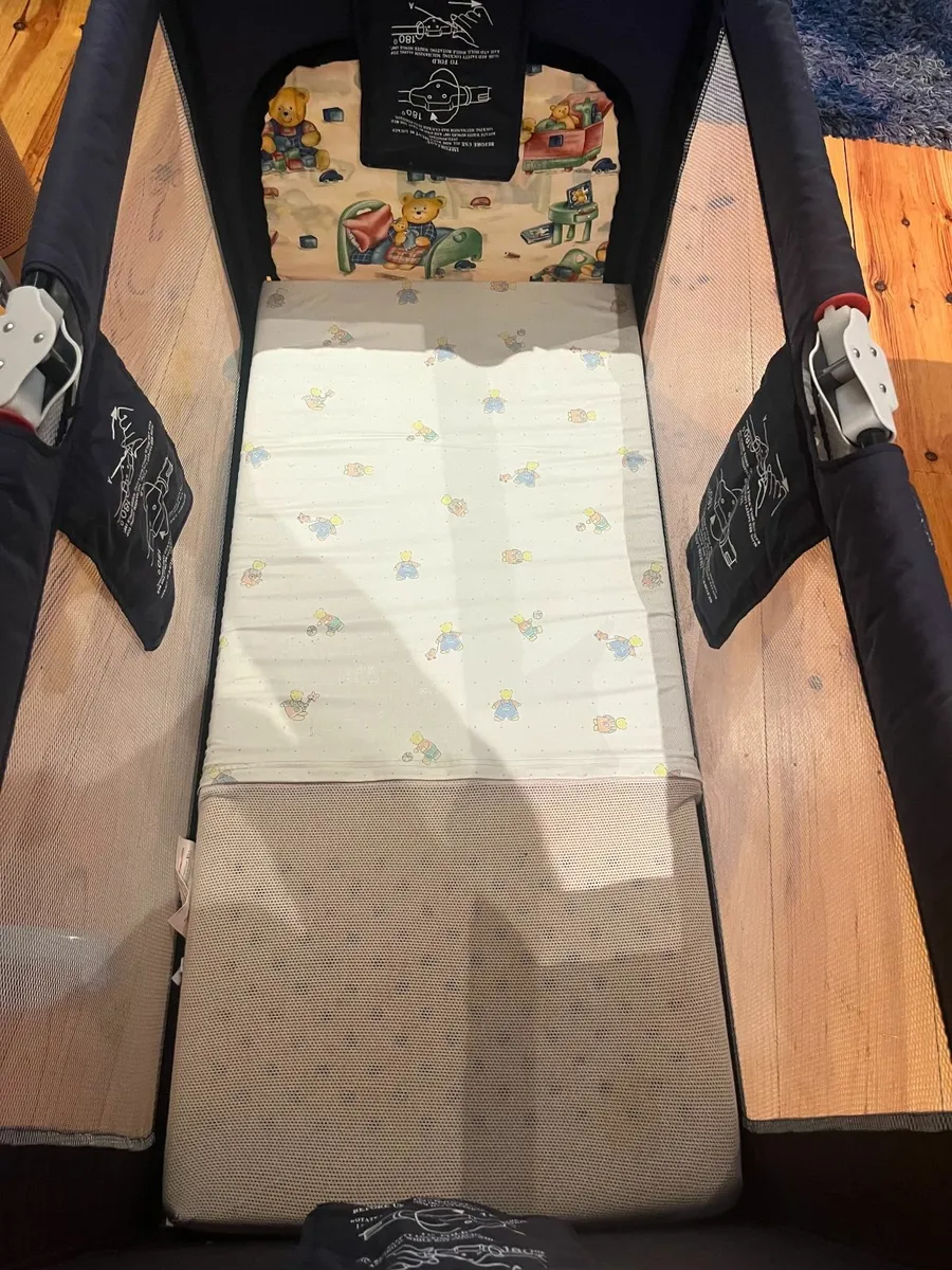 travel cot - Image 4