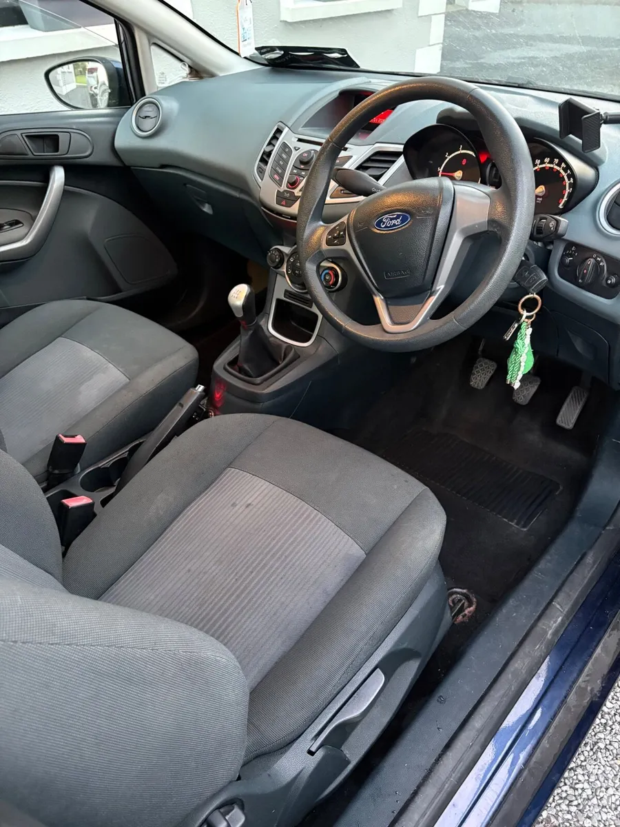 Ford Fiesta 2011 - Image 3