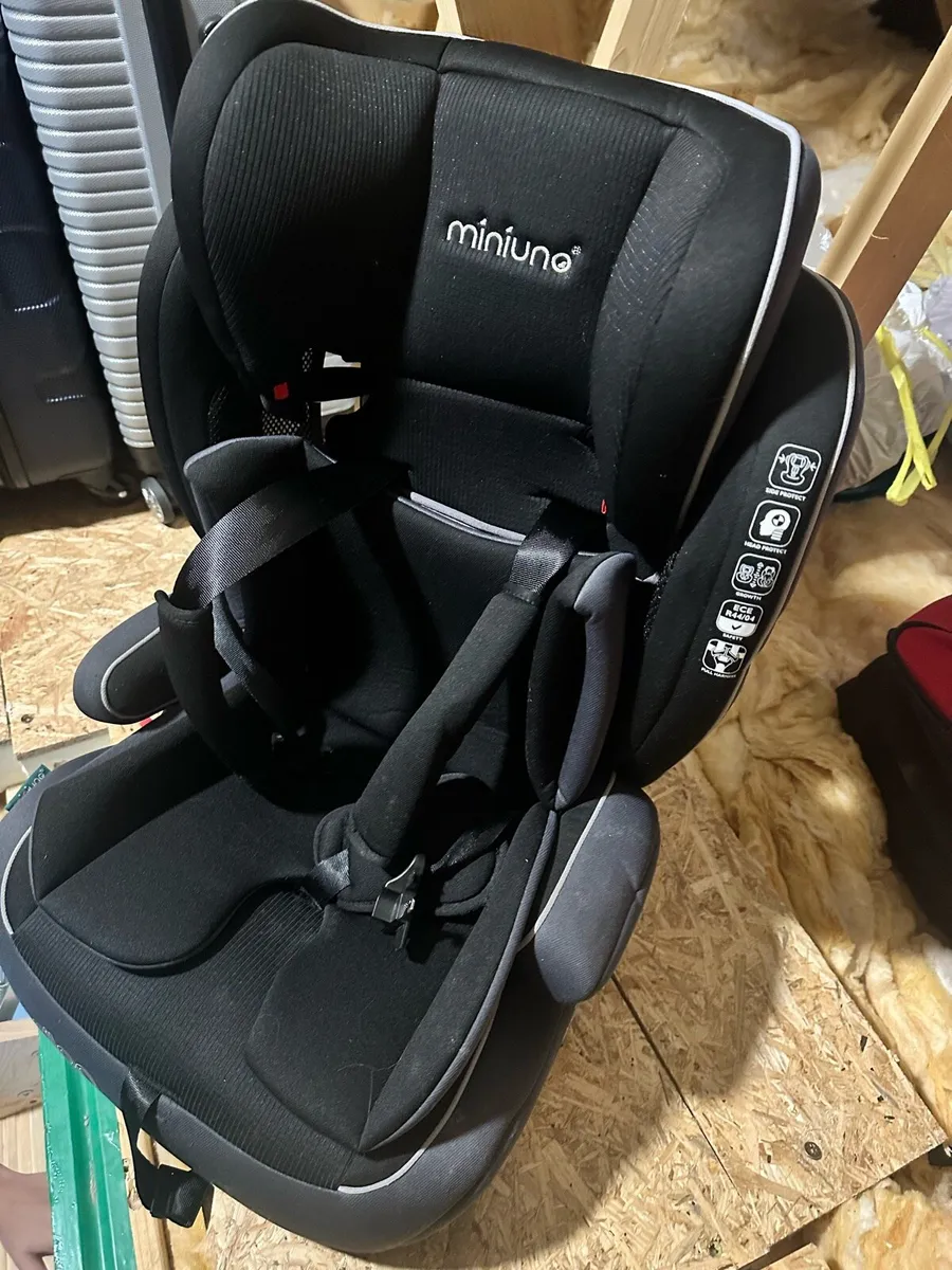 Car seat - Image 1