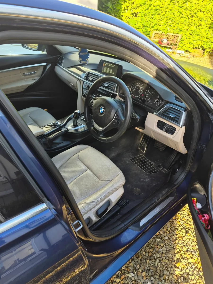 BMW 3-Series 2017 - Image 2