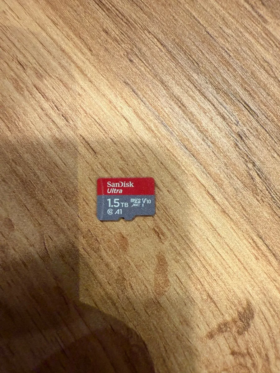 Canon EOS2000D + 2 lenses + 1.5tb microSD - Image 2