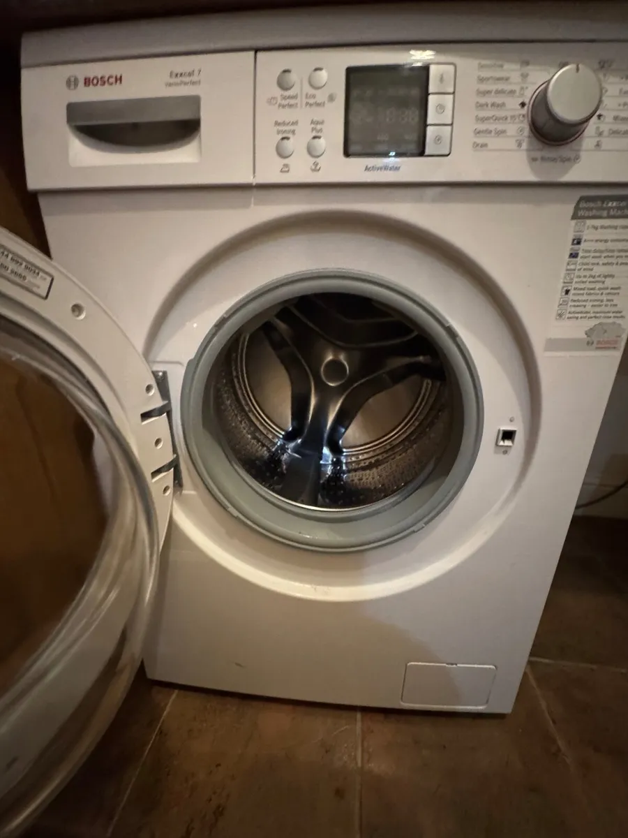 Washing machine - Image 1