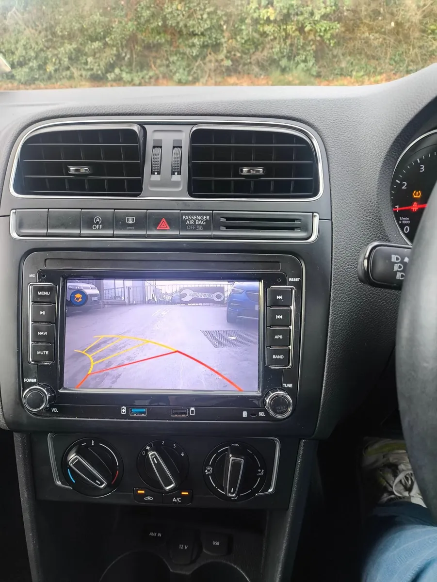 Volkswagen Polo 2015 automatic - Image 3