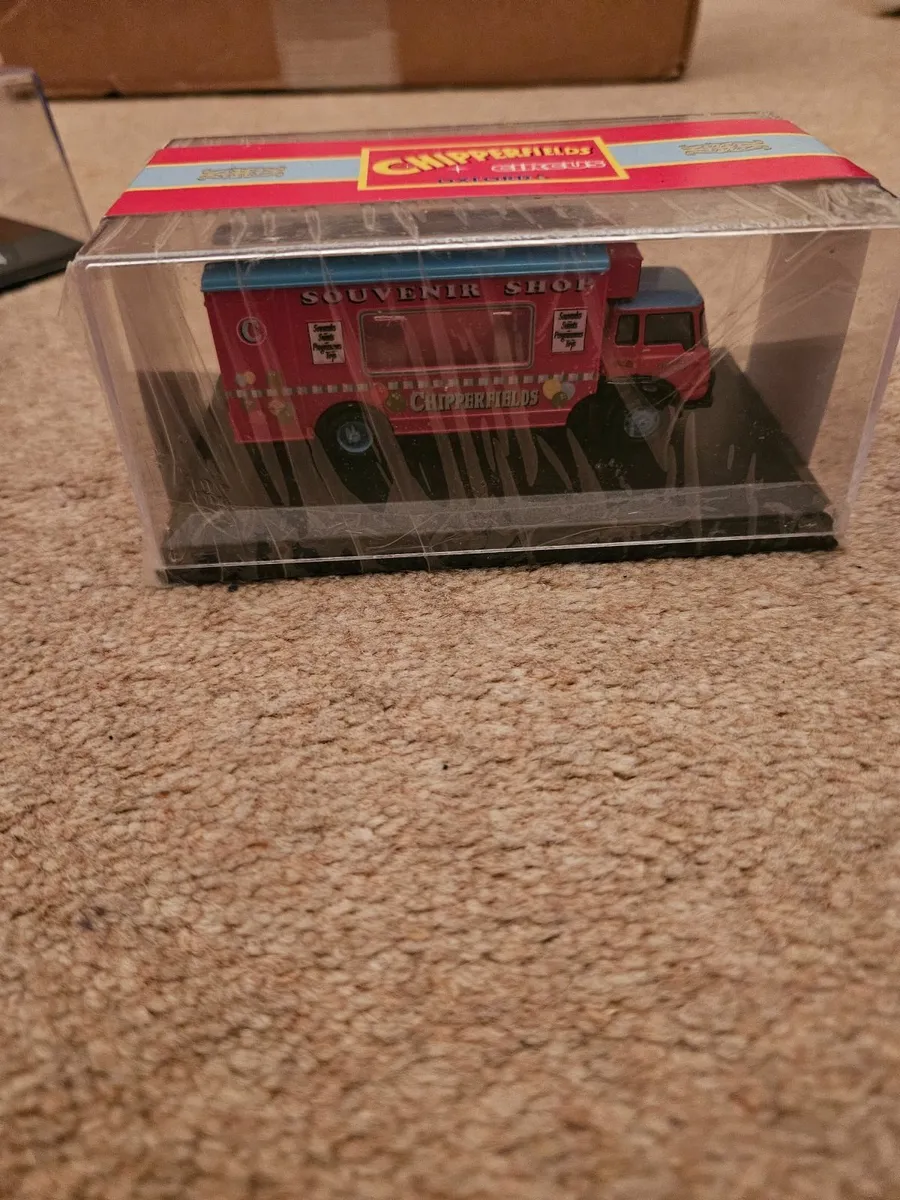 Corgi Oxford Chipperfields Circus Truck - Image 1