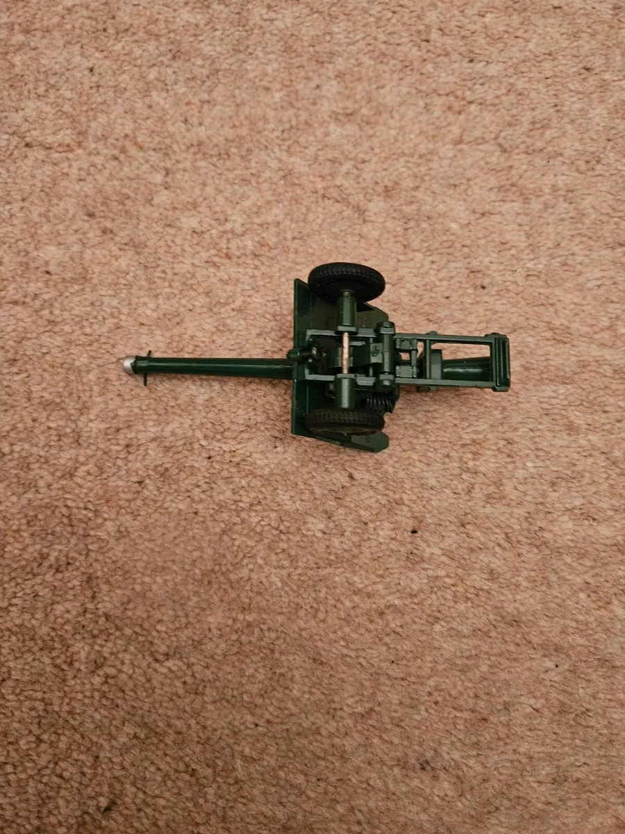 Britain's 1970's Artillery - Image 2