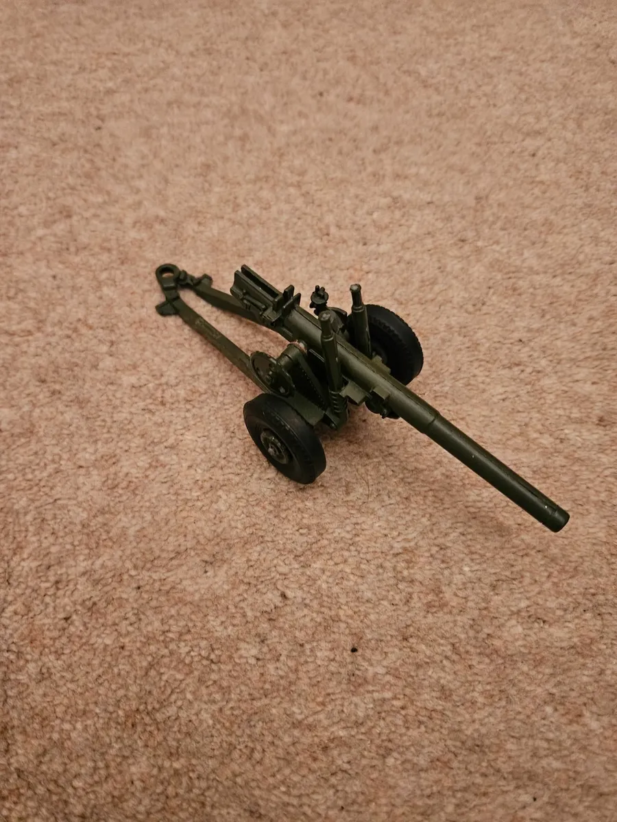 Britain's Crescent Artillery