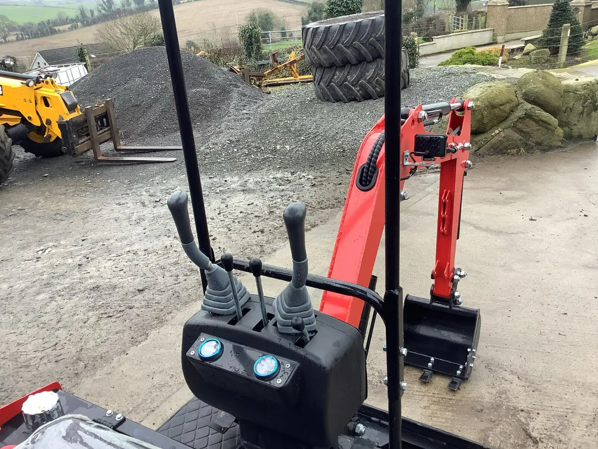 New 1 ton Mini Diggers - Image 4