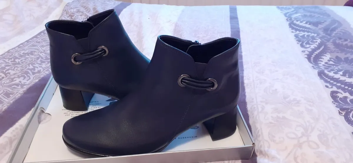 Ladies shoes - Image 2