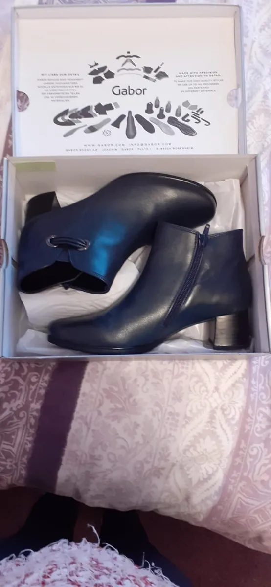 Ladies shoes - Image 1