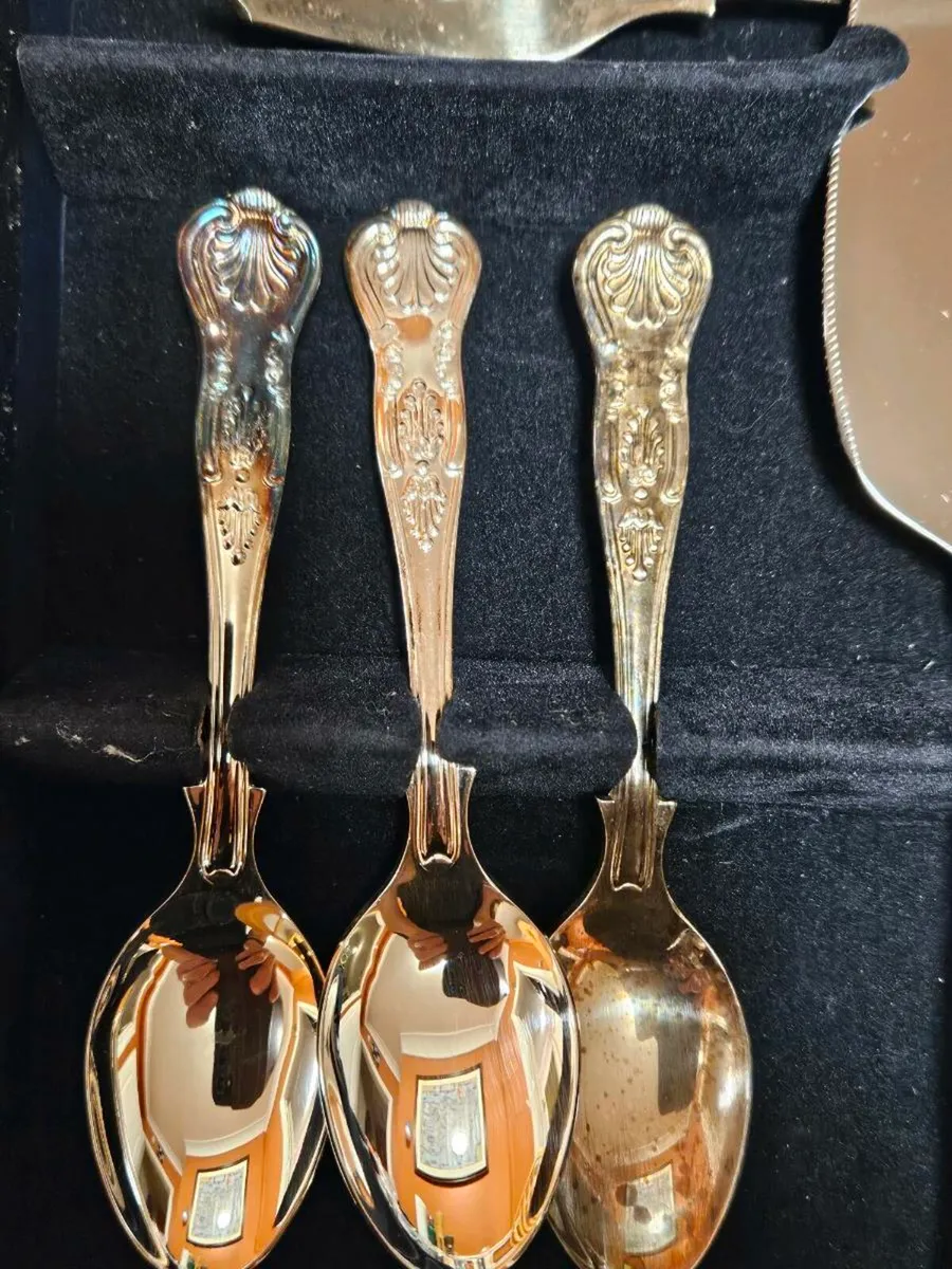 Newbridge Cuttlery cake serving set - Image 2