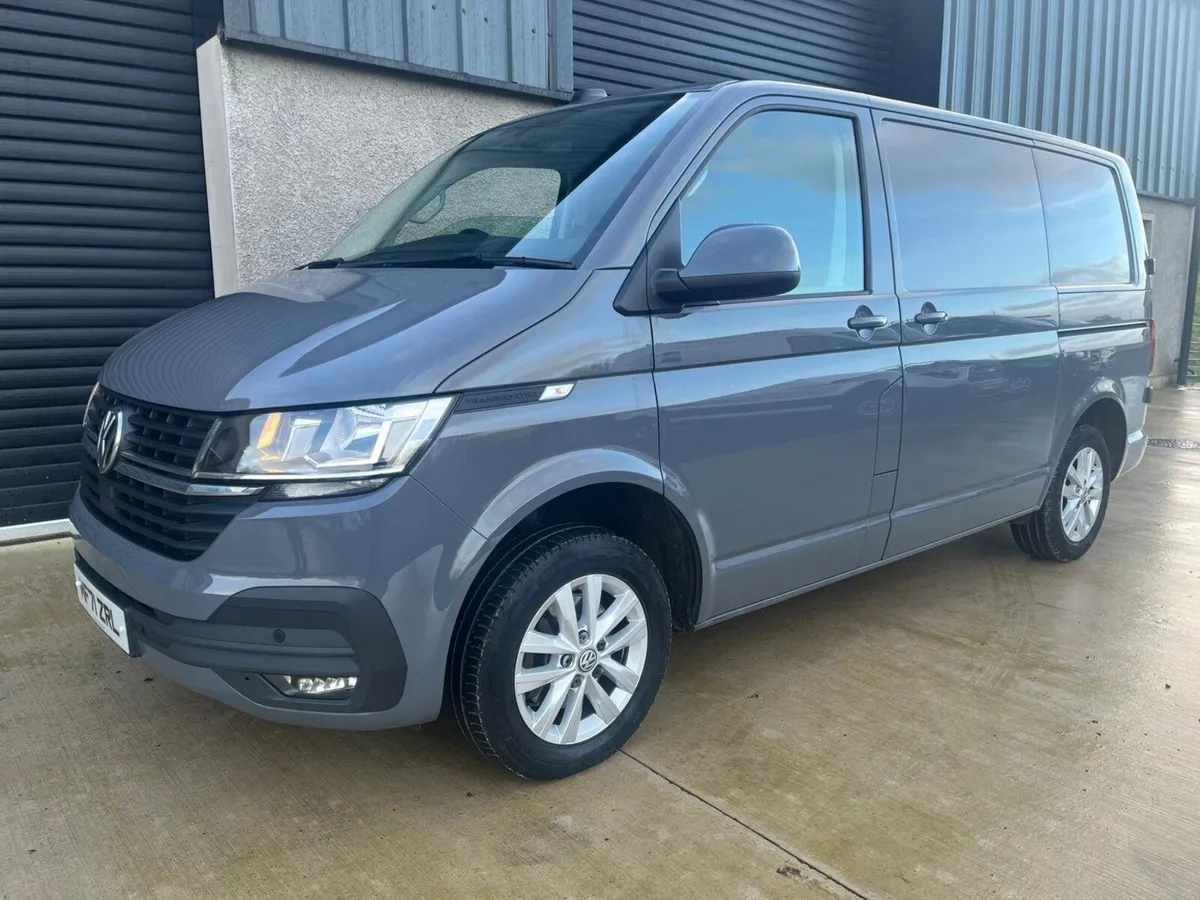 Volkswagen Transporter 2021 - Image 4