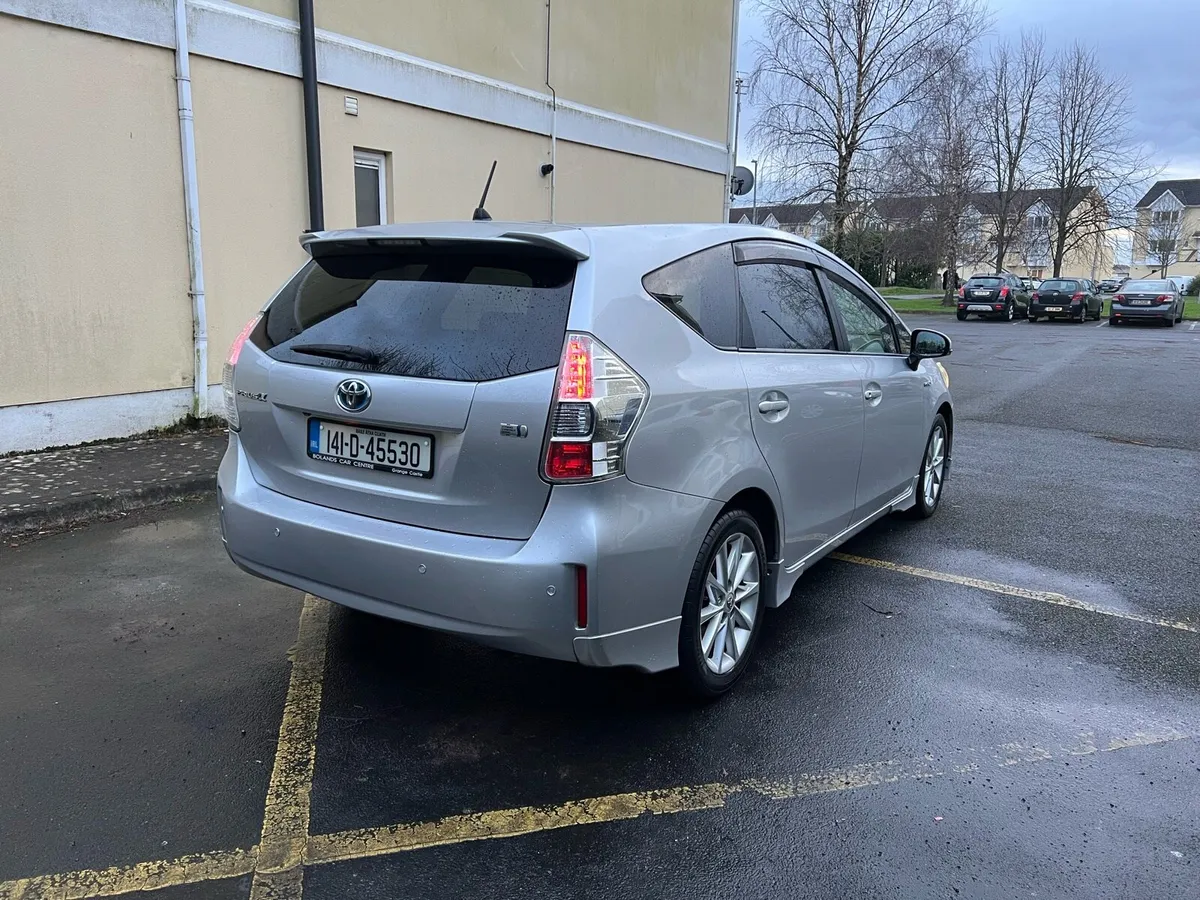 Toyota Prius Alpha 7-seater - Image 4