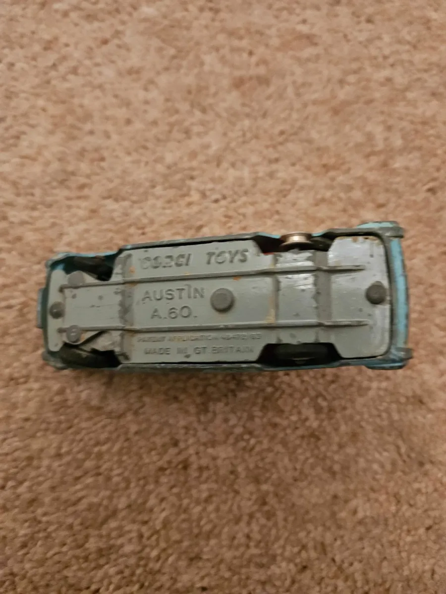 Corgi Austin A 60 - Image 2