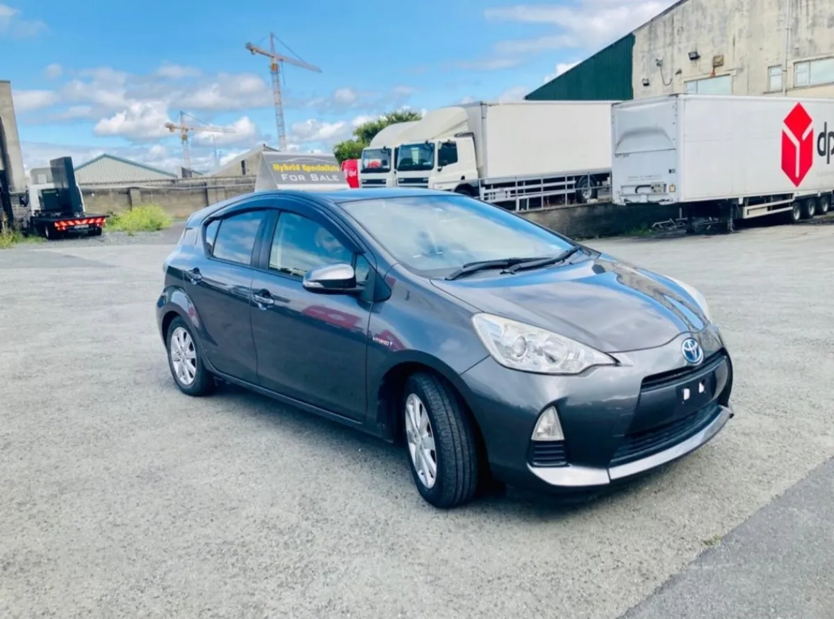 Toyota Aqua hybrid - Image 1