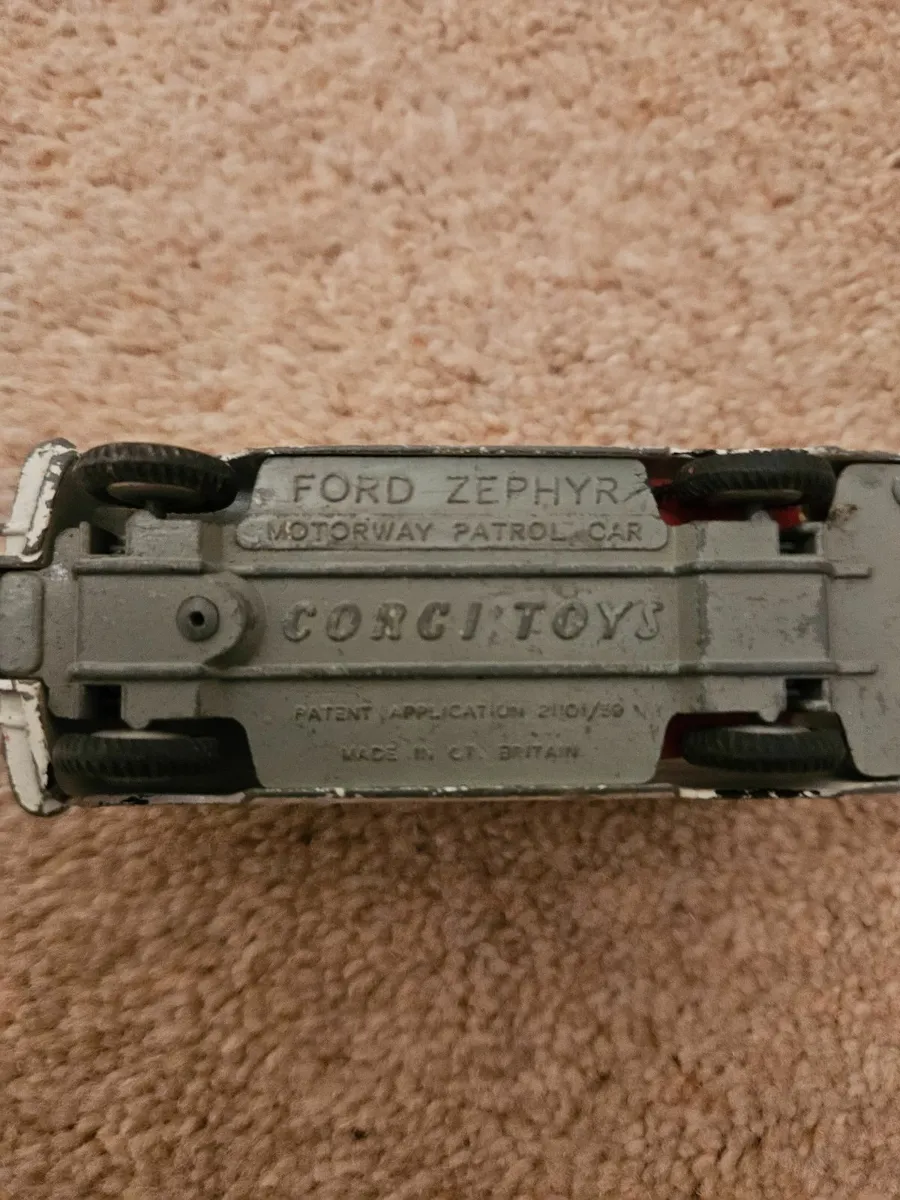 Corgi Ford Zephyr - Image 2
