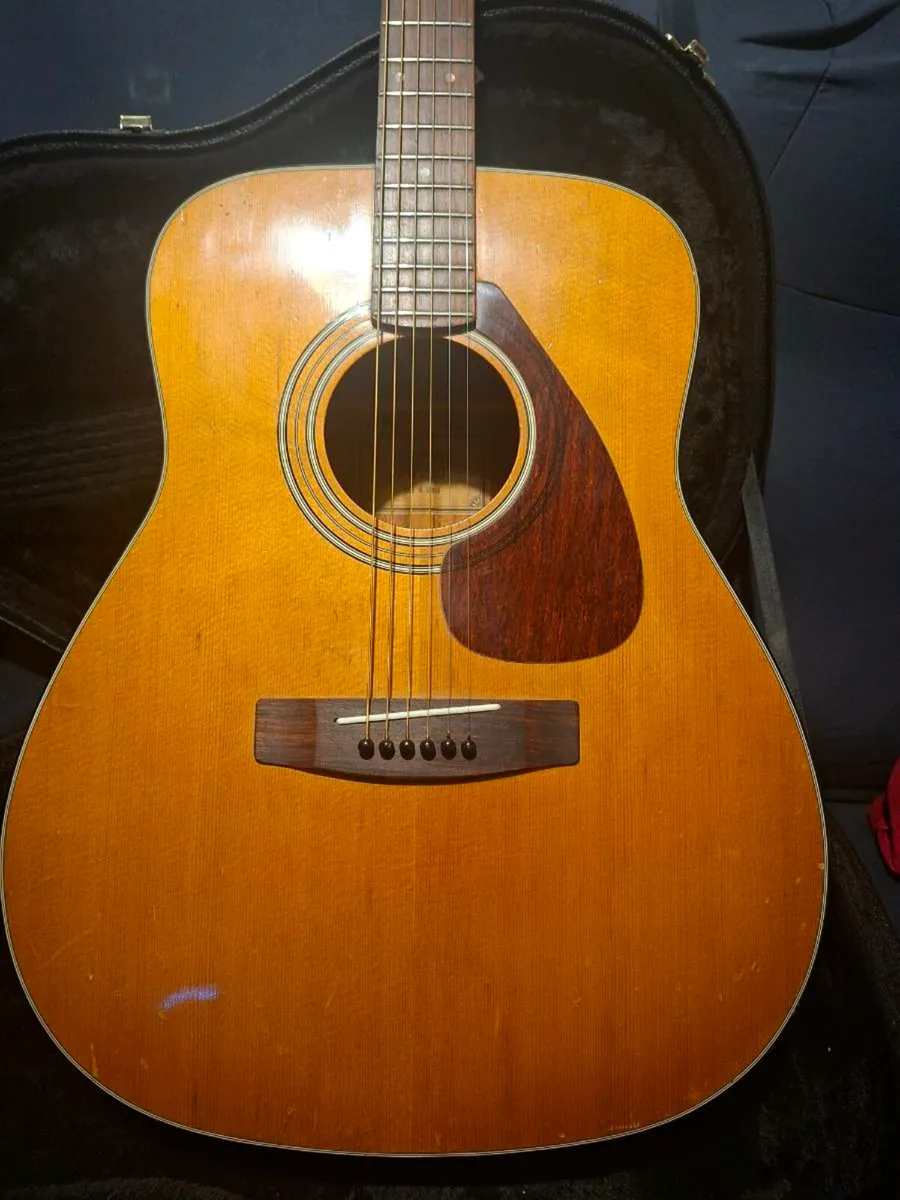Vintage Yamaha Fg-200 (1972-1976) w/Hardcase - Image 2
