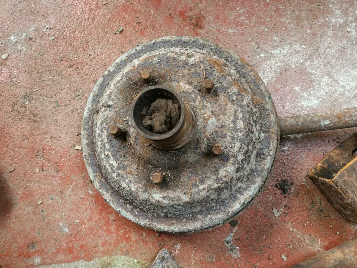 Vintage Car Front Axle - Image 2