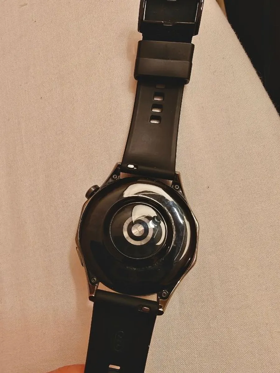 Huawei Watch GT 4, 46mm, Excellent Condition, Charger - Image 2