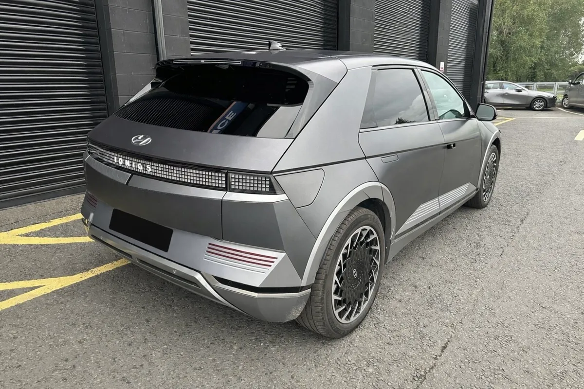 Hyundai Ionic 5 Ultimate 73kw 4 wheel drive - Image 2