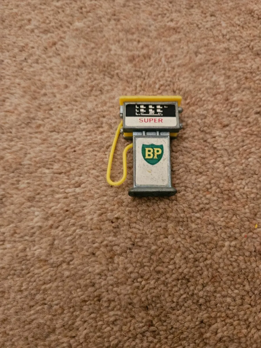 Corgi Dinky Matchbox Petrol Pump