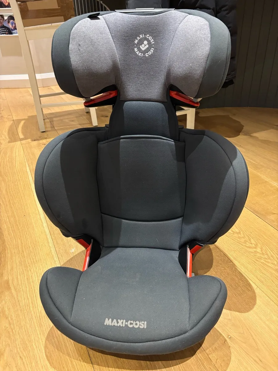 Maxi Cosi RodiFix AirProtect Car Seat- Age 3.5-12 - Image 1