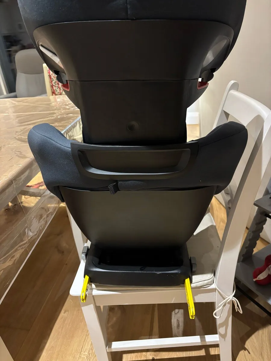 Maxi Cosi RodiFix AirProtect Car Seat- Age 3.5-12 - Image 2