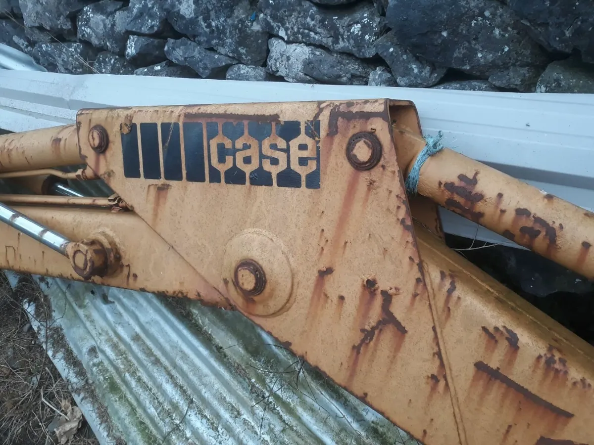 Case 580 back actor - Image 1