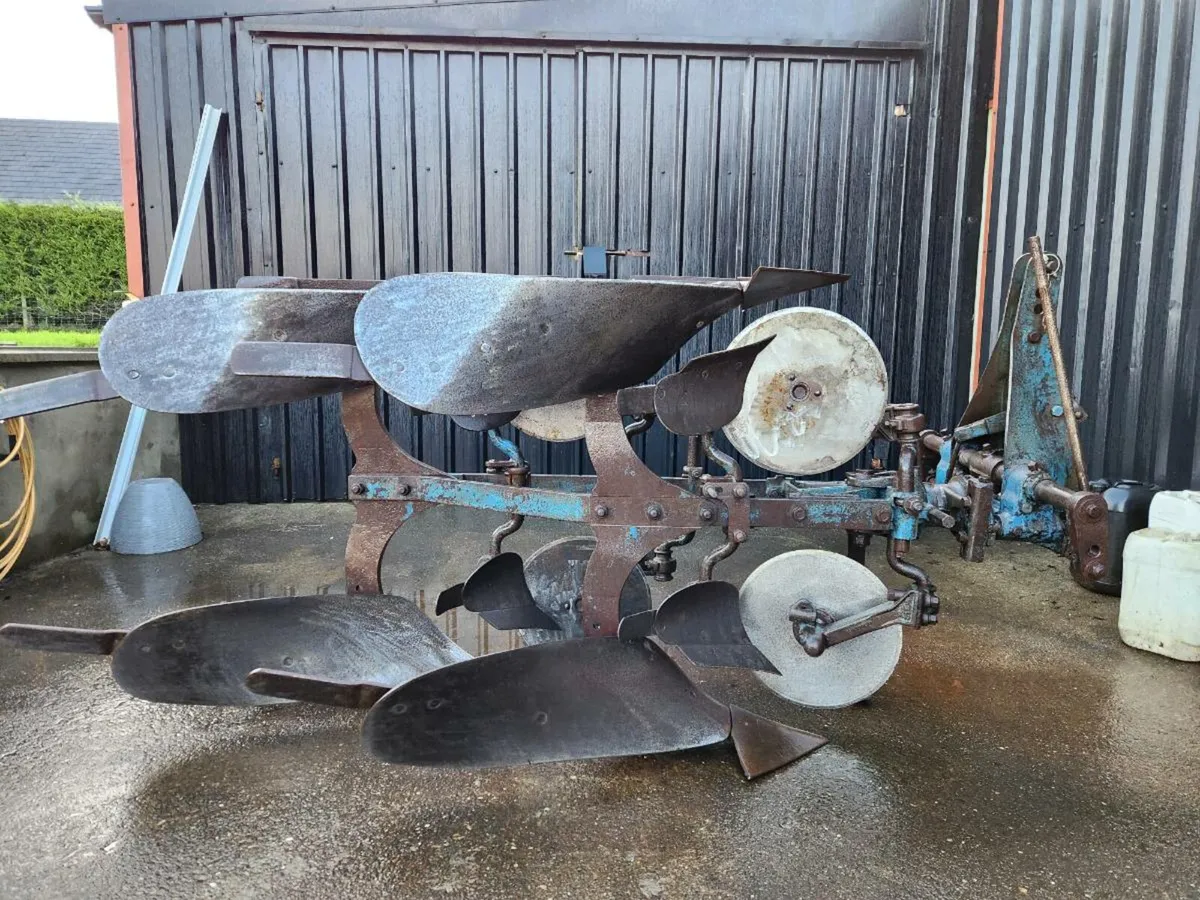 Ransomes TS81 2 furrow reversible plough - Image 1