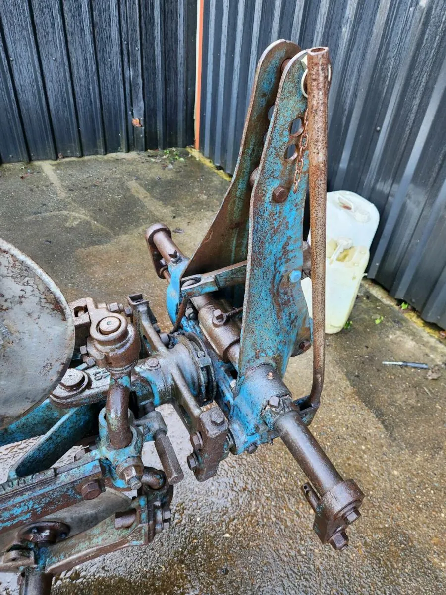 Ransomes TS81 2 furrow reversible plough - Image 2