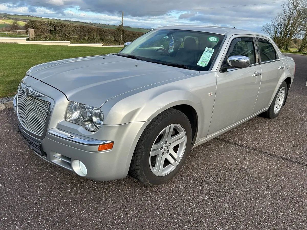 Chrysler 300c - Image 2