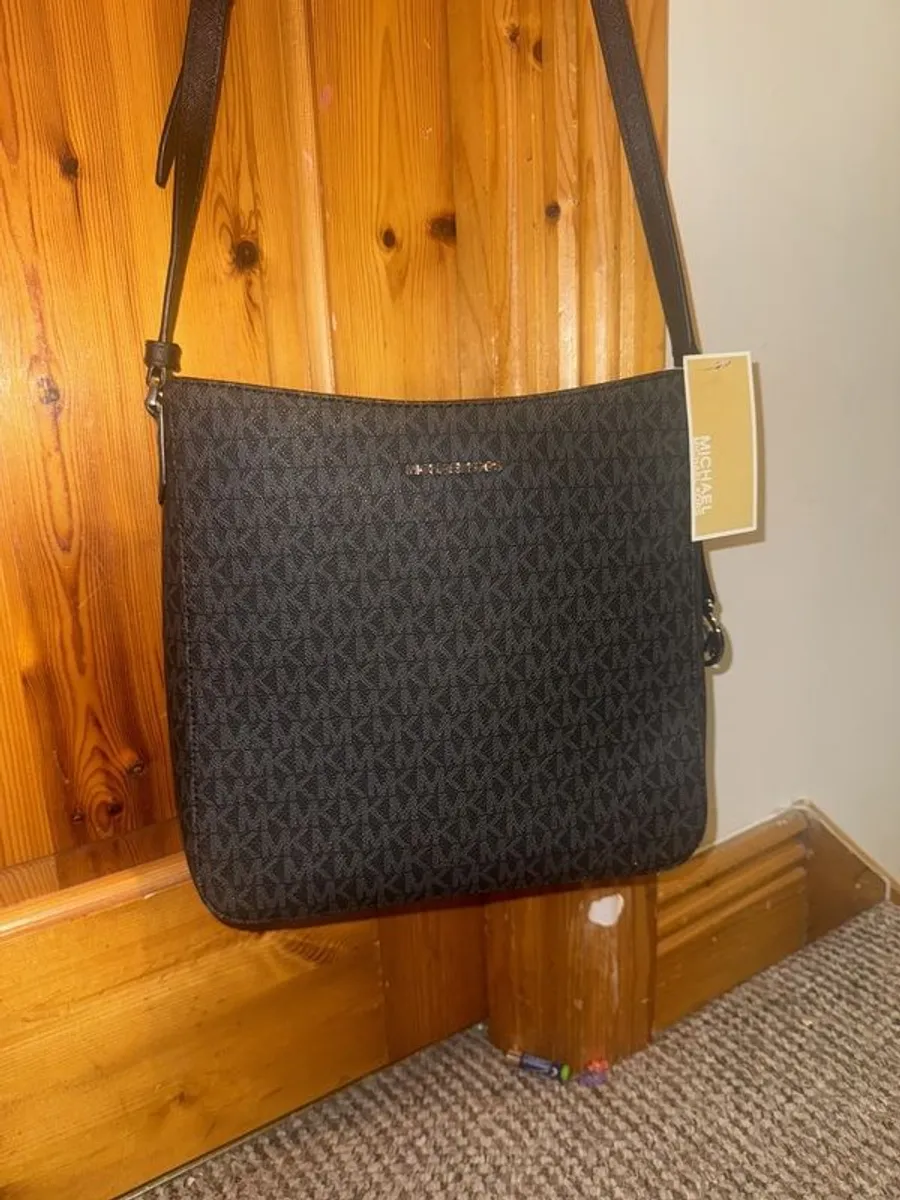 michael kors genuine bag new with tag - Image 1