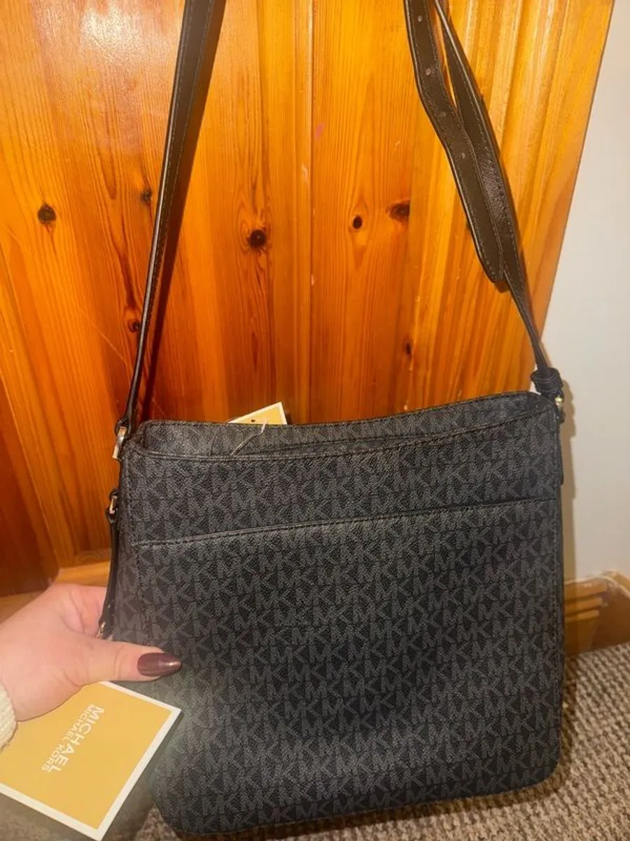 michael kors genuine bag new with tag - Image 2